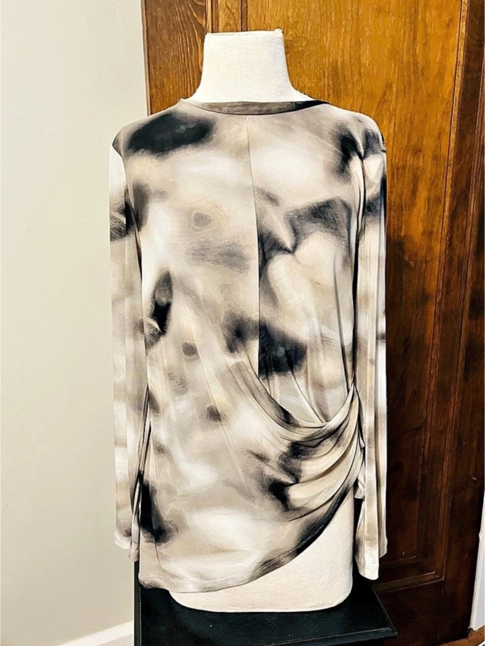 Calvin Klein Abstract Draped Long Sleeve Top in White, Brown & Black Size Medium